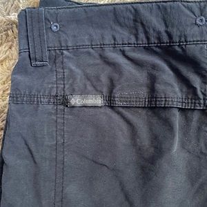 Columbia black tie waist shorts size M good condition light wear